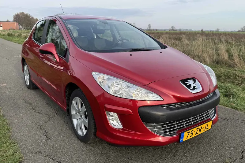 Peugeot 308 (2008)