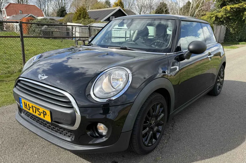 MINI One (2015)