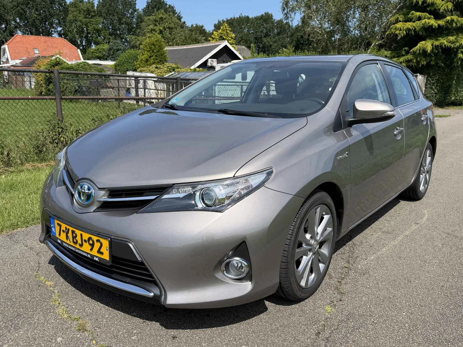 Toyota Auris (2013) — foto 1