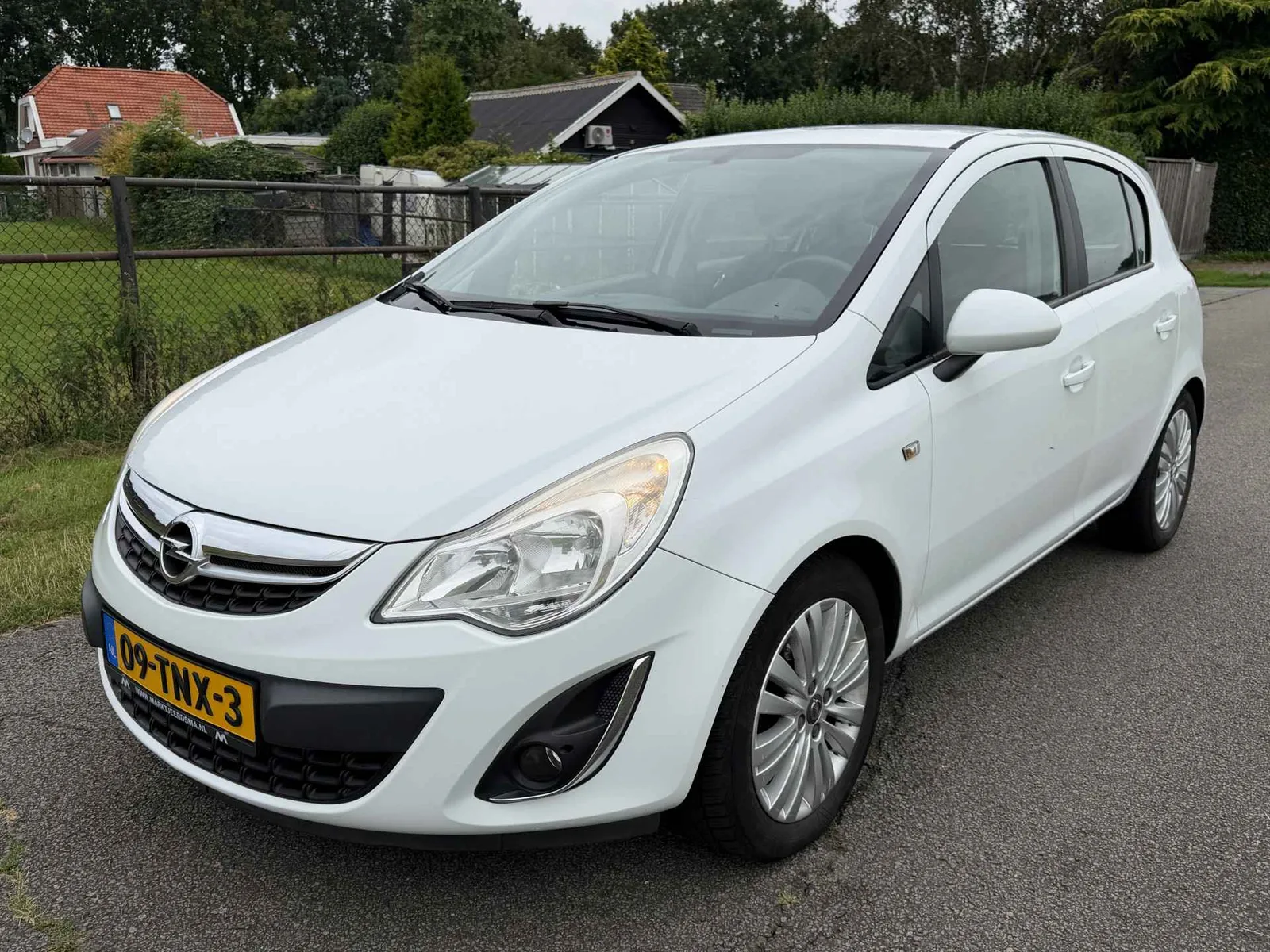 Opel Corsa (2012) — foto 1