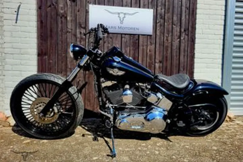 Harley-Davidson Softail Custom (2003)