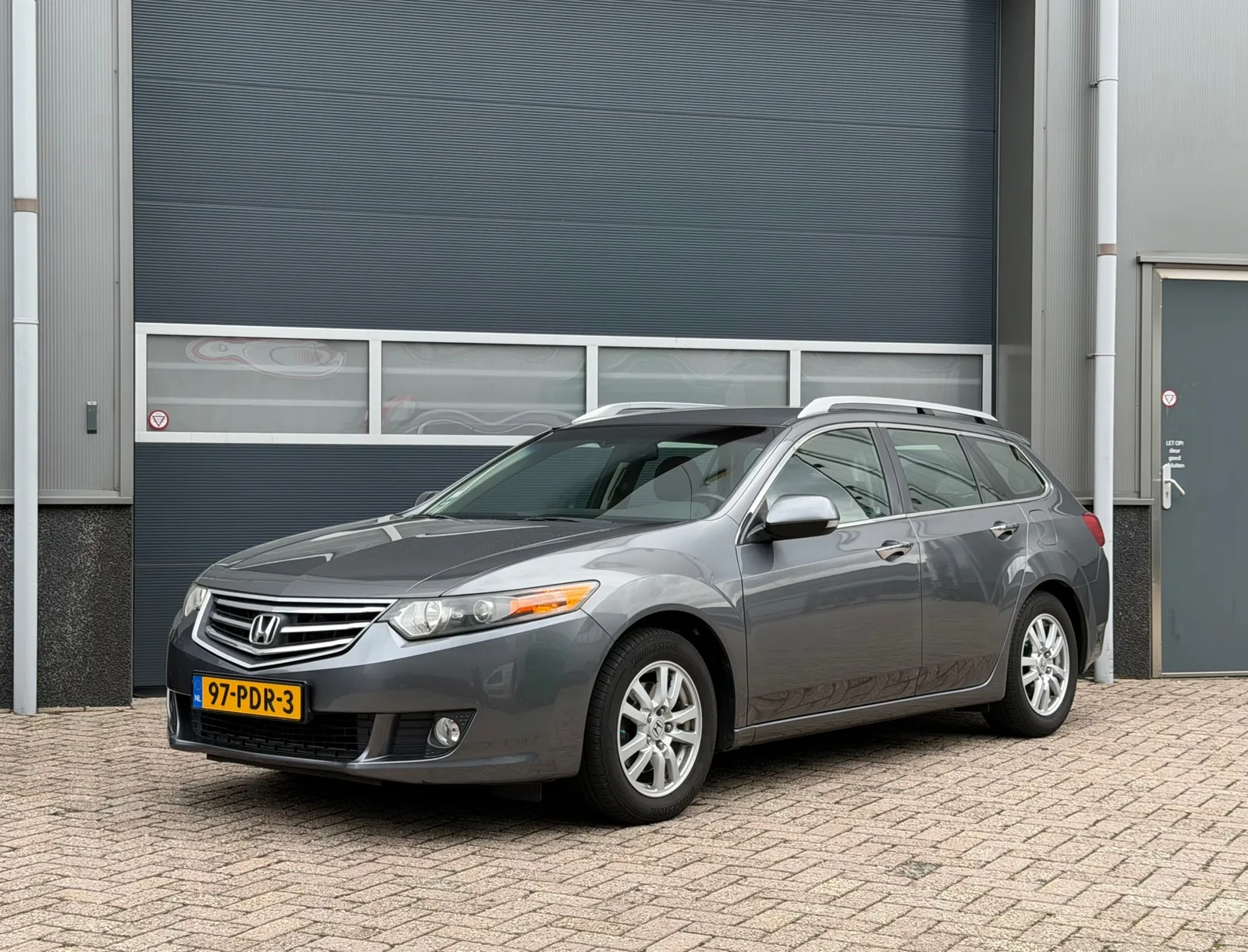 Honda Accord (2011) — foto 1