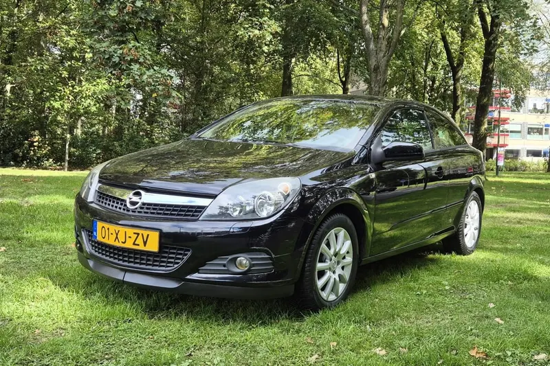 Opel Astra GTC (2007)