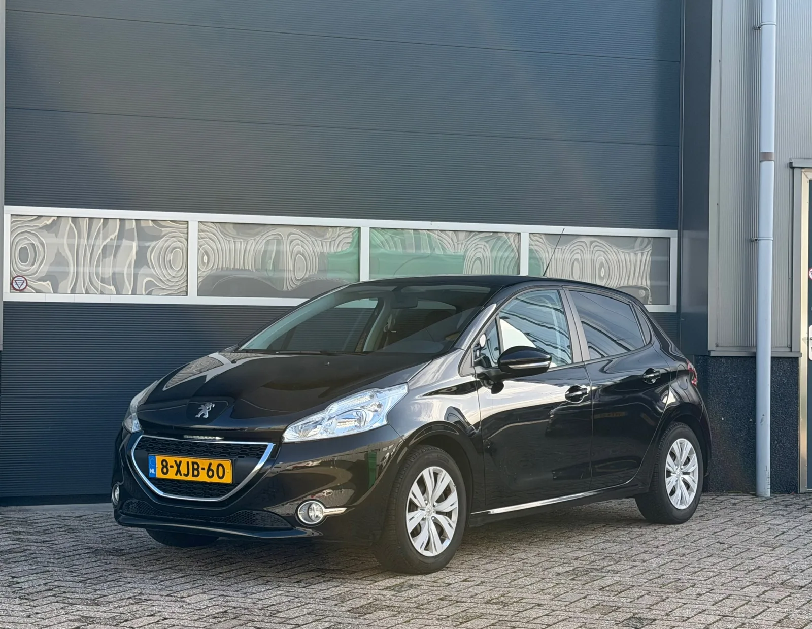 Peugeot 208 (2013) — foto 1