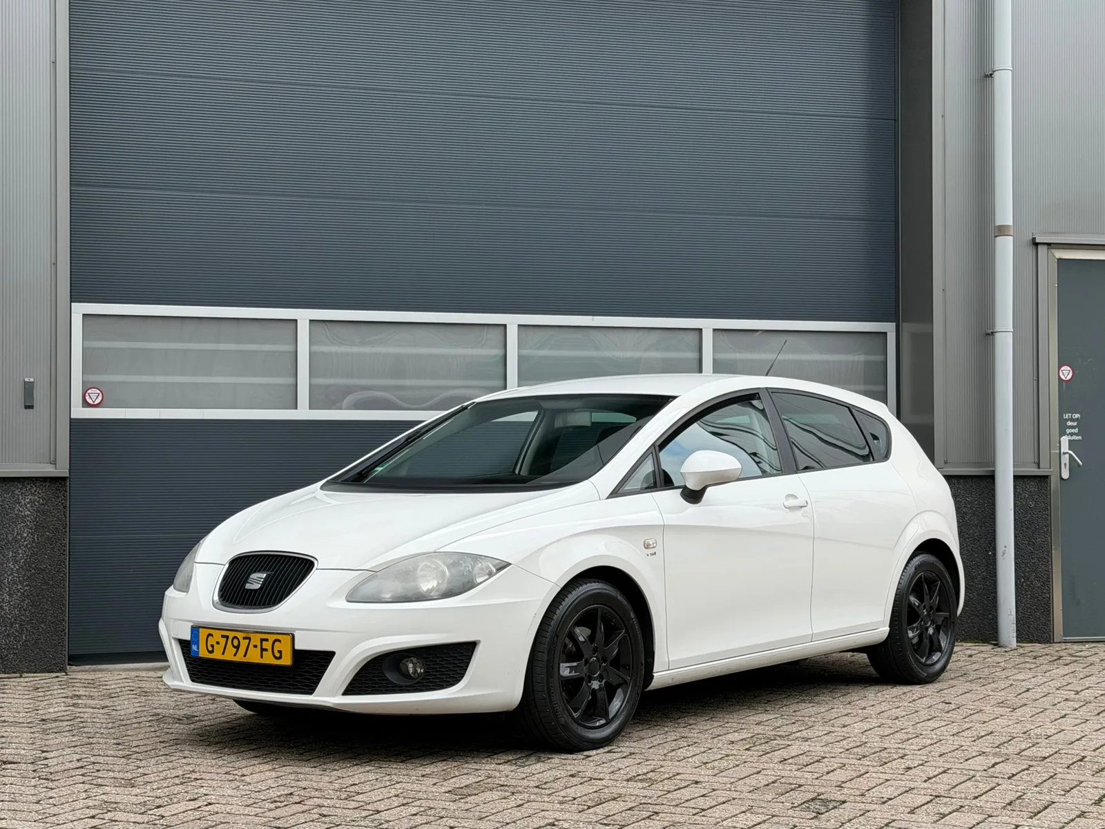 SEAT Leon (2011) — foto 1