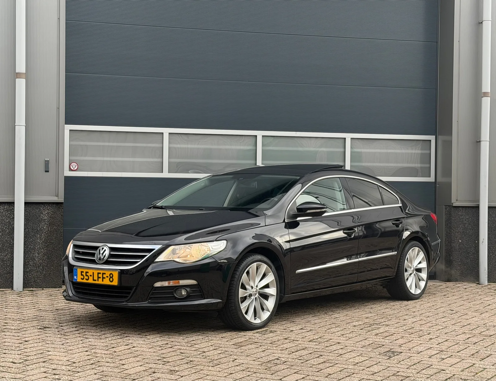 Volkswagen Passat (2010) — foto 1