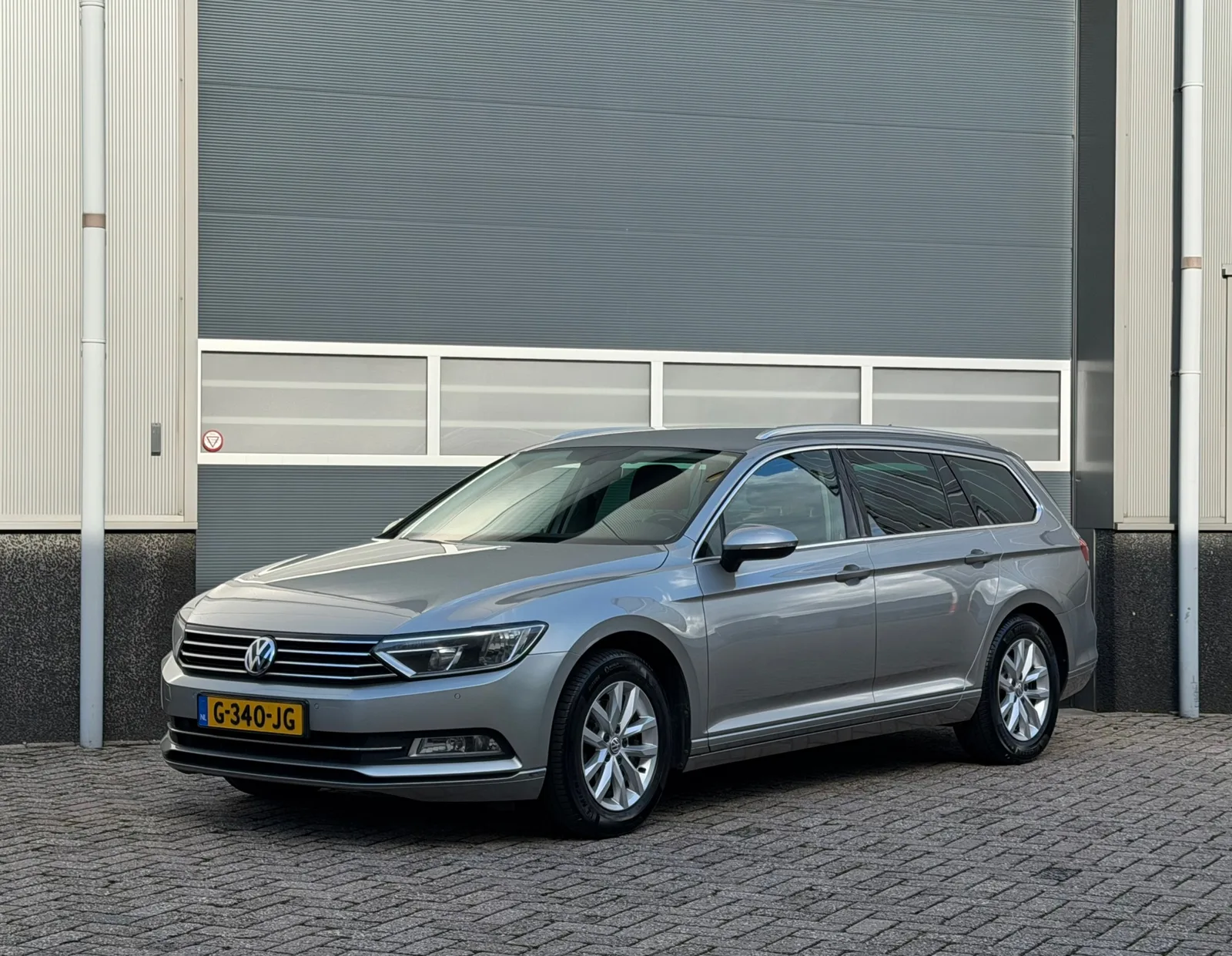 Volkswagen Passat (2016) — foto 1