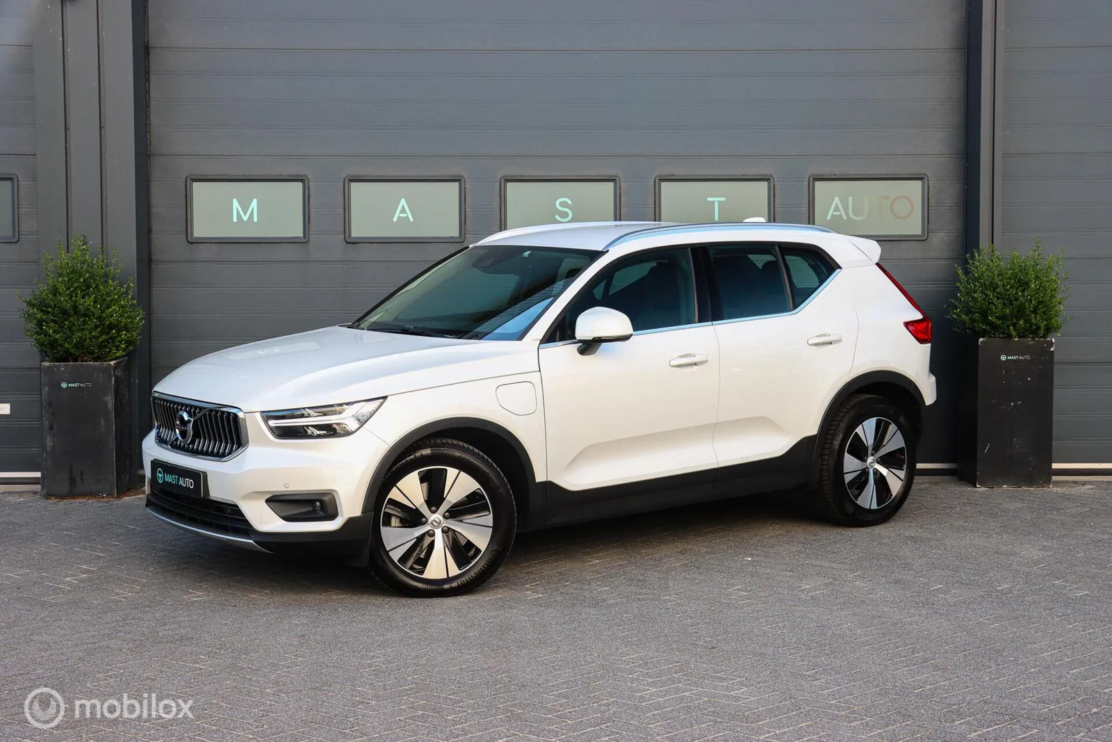 Volvo XC40 (2020) — foto 1