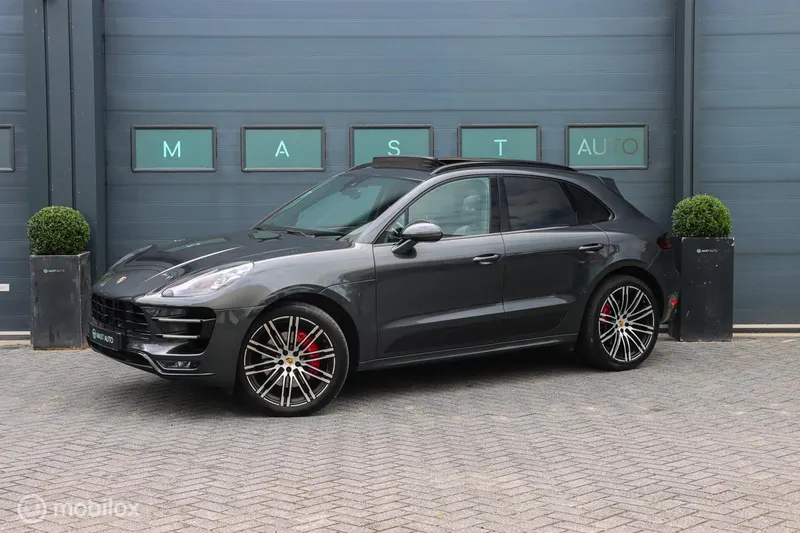 Porsche Macan (2016)
