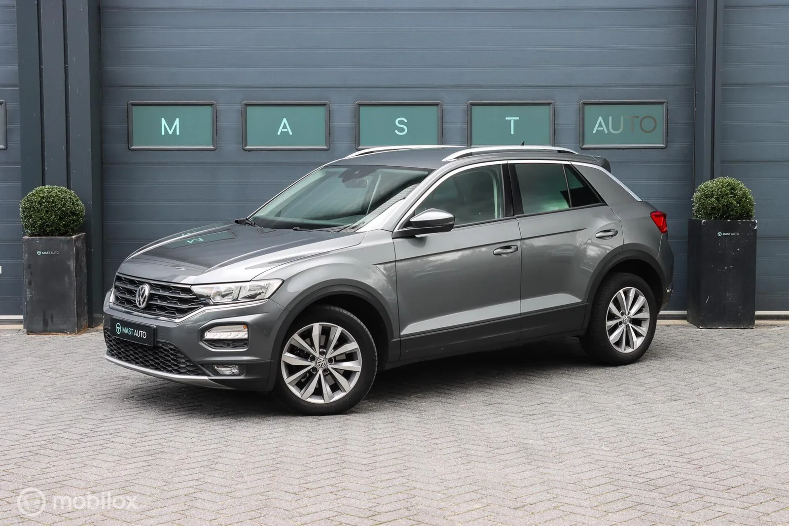 Volkswagen T-Roc (2018) — foto 1