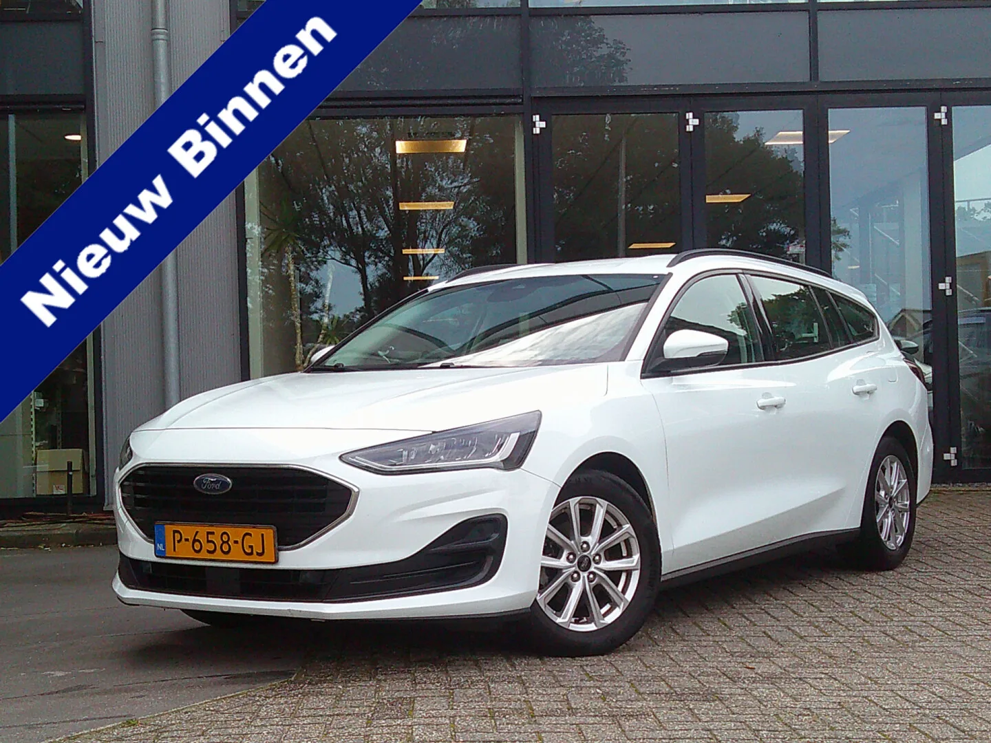 Ford Focus (2022) — foto 1