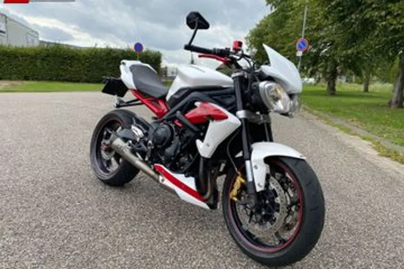 Triumph Street Triple R (2014)