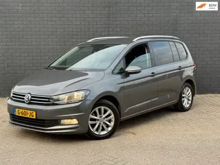 Volkswagen Touran (2016) — foto 1