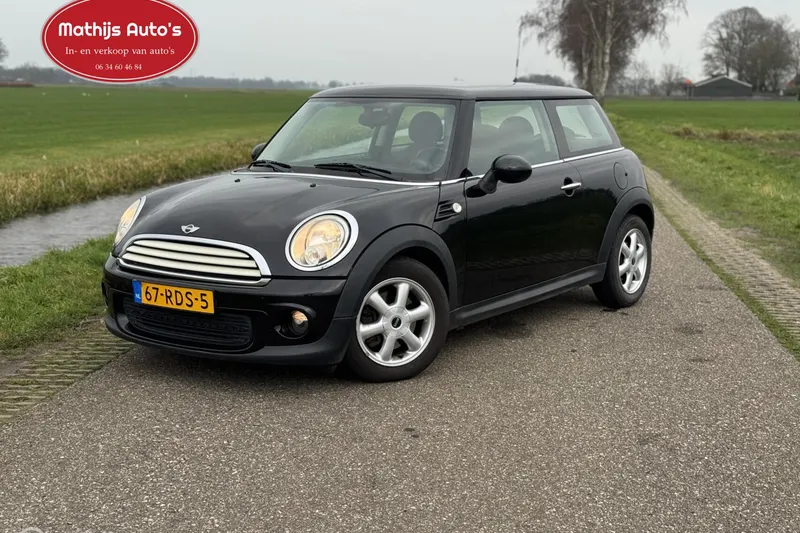MINI One (2011)