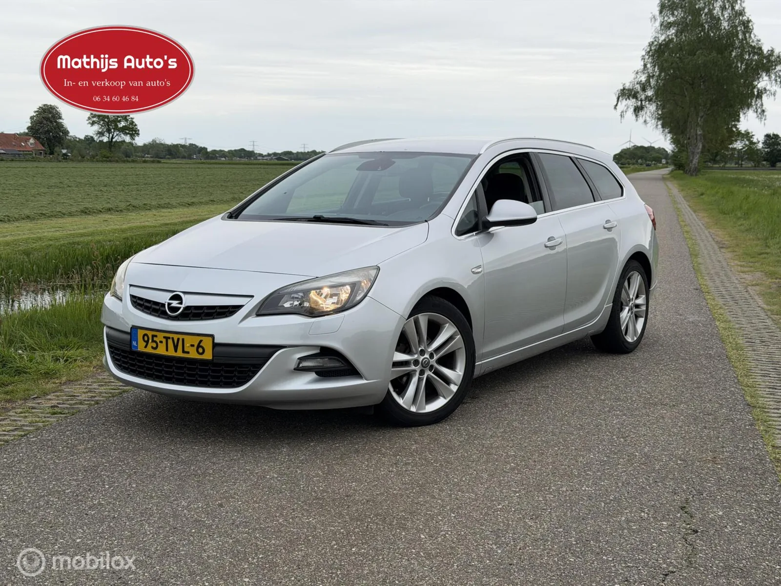 Opel Astra (2012) — foto 1