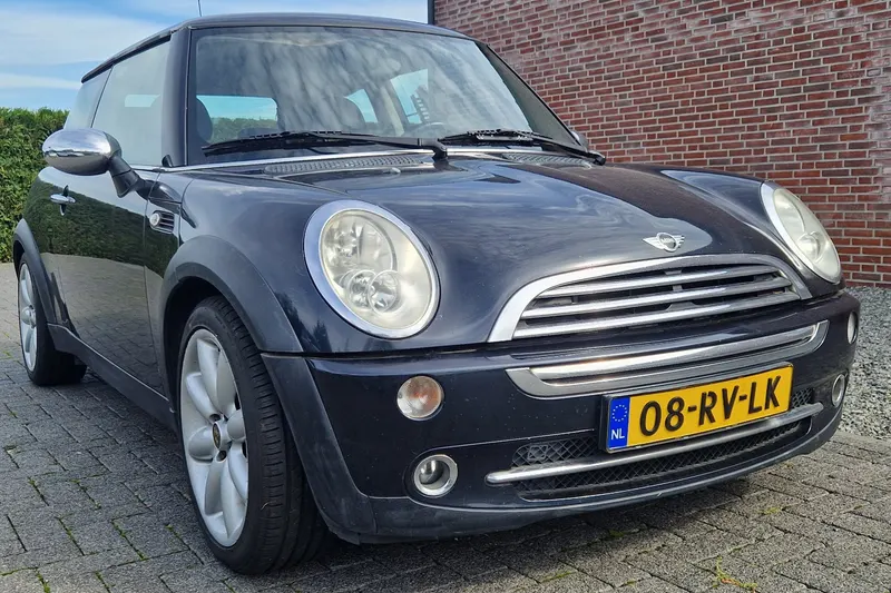 MINI Cooper (2005)