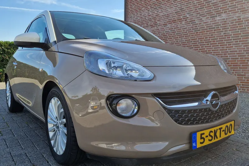 Opel Adam (2013)