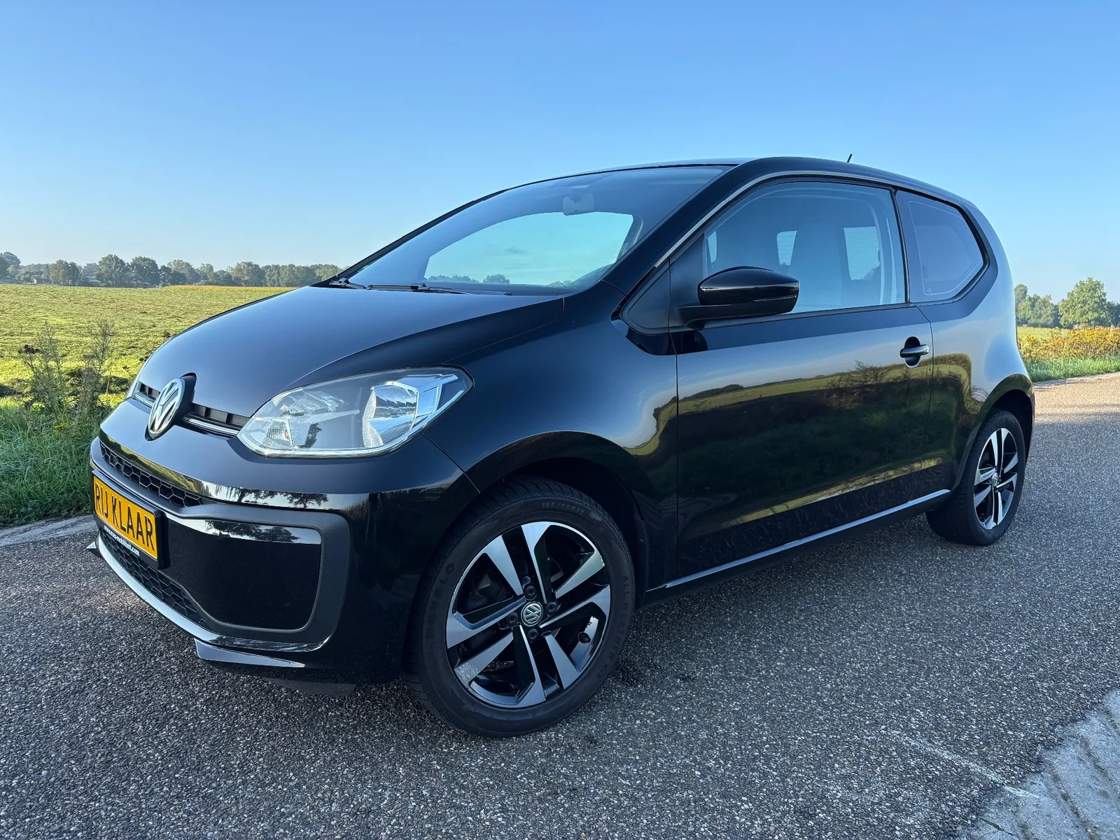 Volkswagen Up! (2016) — foto 1