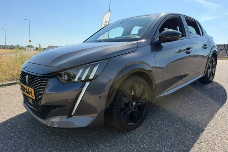 Peugeot 208 (2022)
