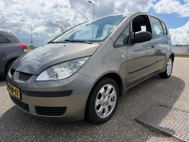 Mitsubishi Colt (2007) — foto 1
