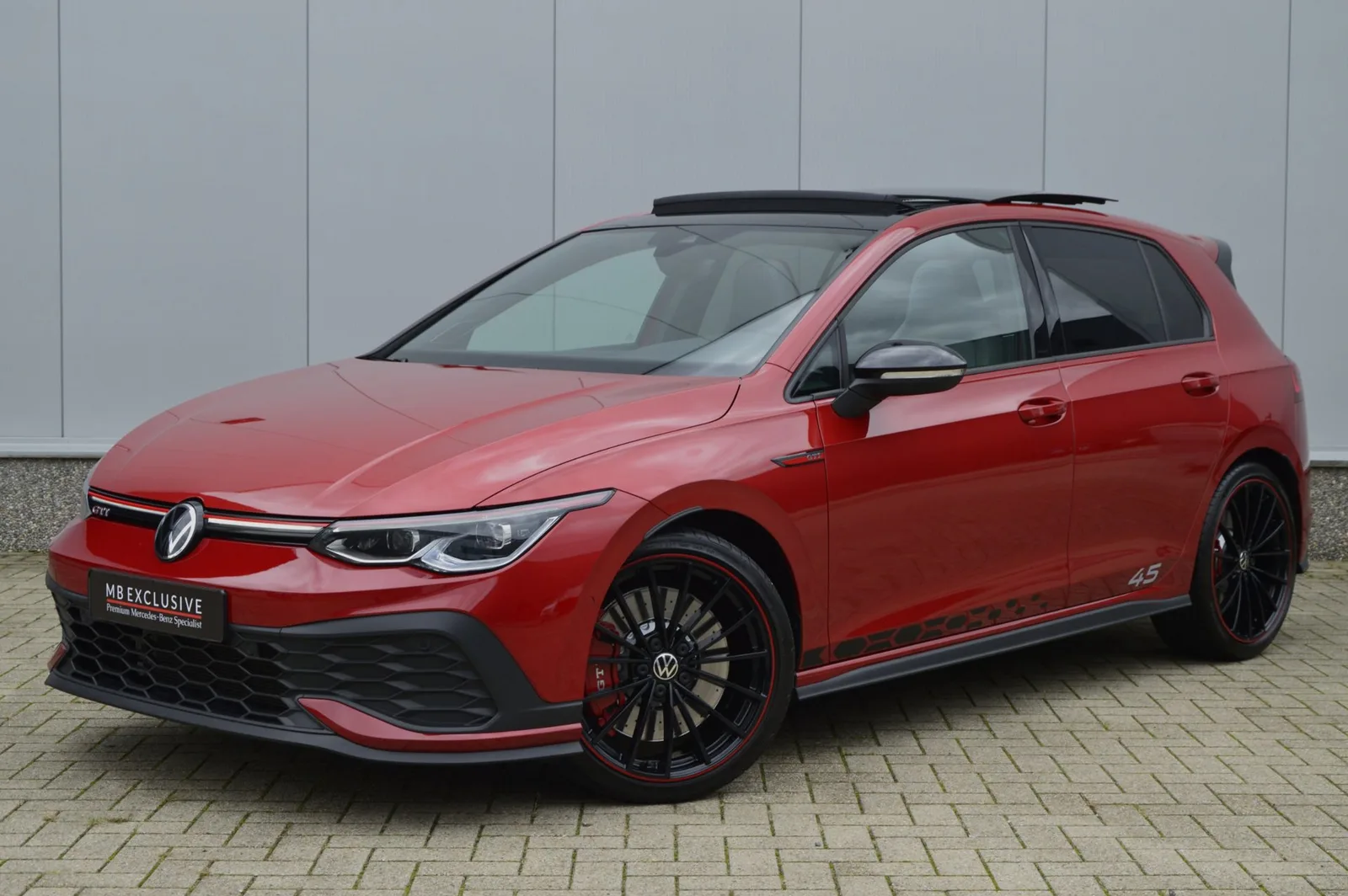 Volkswagen Golf (2021) — foto 1