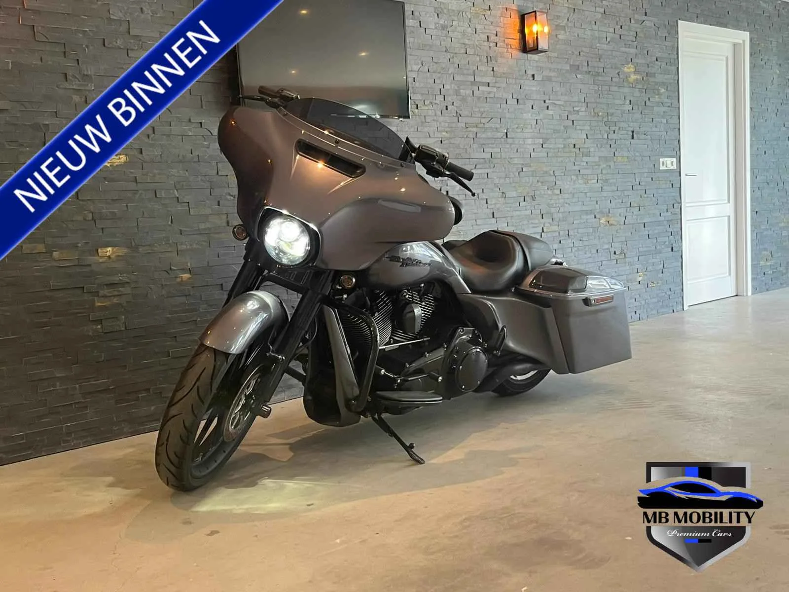 Harley-Davidson Street Glide (2014) — foto 1