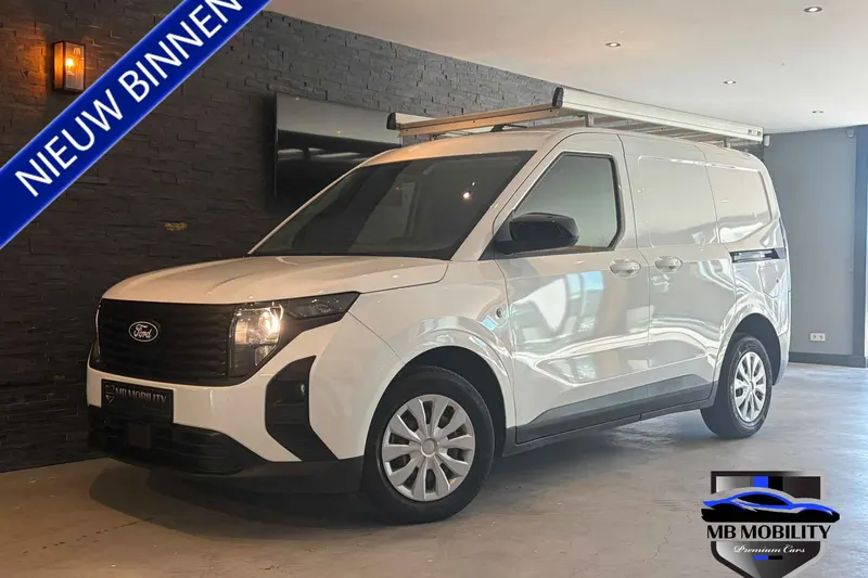 Ford Transit Courier (2024)