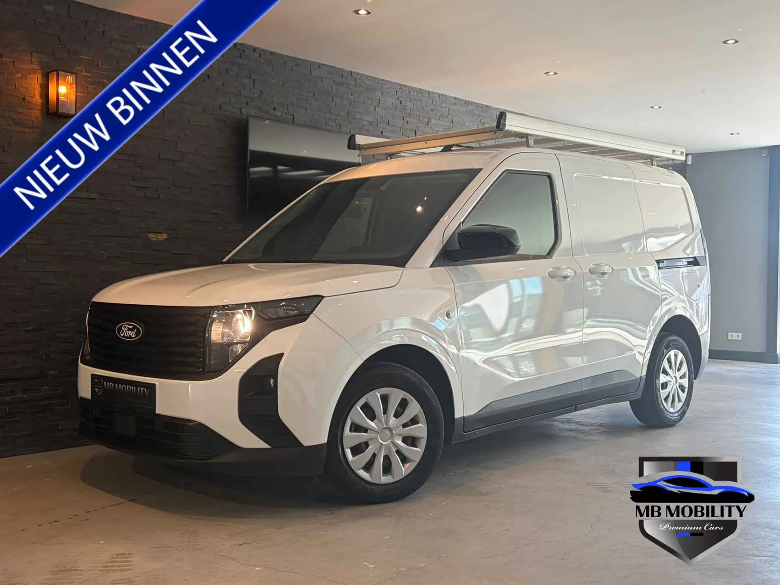 Ford Transit Courier (2024) — foto 1