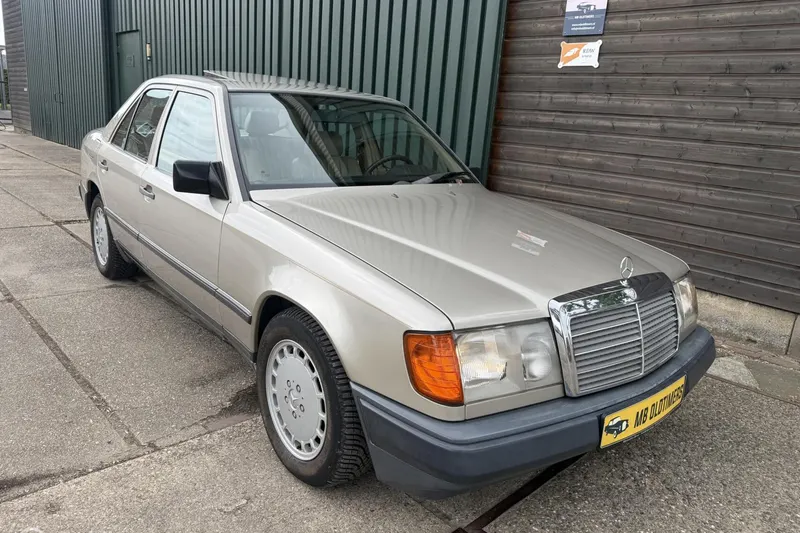 Mercedes-Benz 300-Serie (1986)