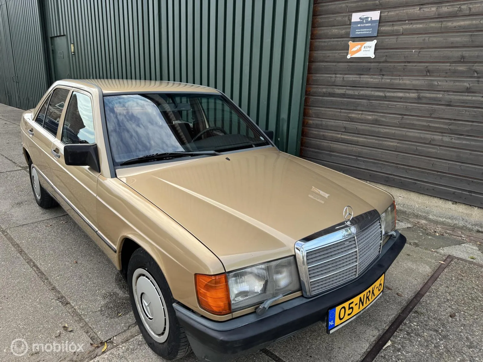 Mercedes-Benz 190-Serie (1984) — foto 1