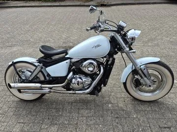 Suzuki VZ 800 Marauder (2000) — foto 1