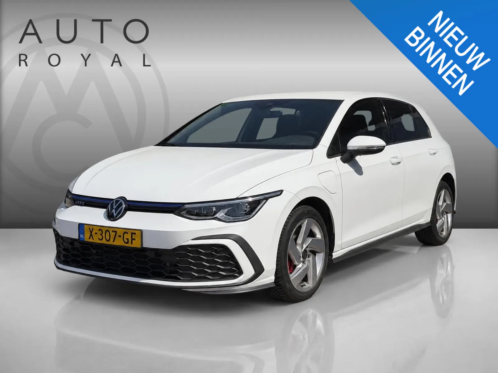 Volkswagen Golf (2021) — foto 1