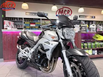 Suzuki GSR600 (2006) — foto 1