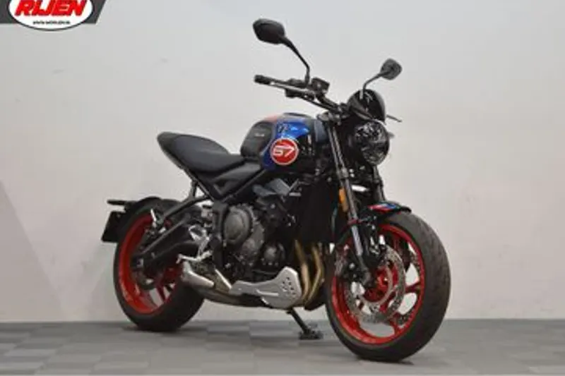 Triumph Trident 660 Triple Tribute (2025)
