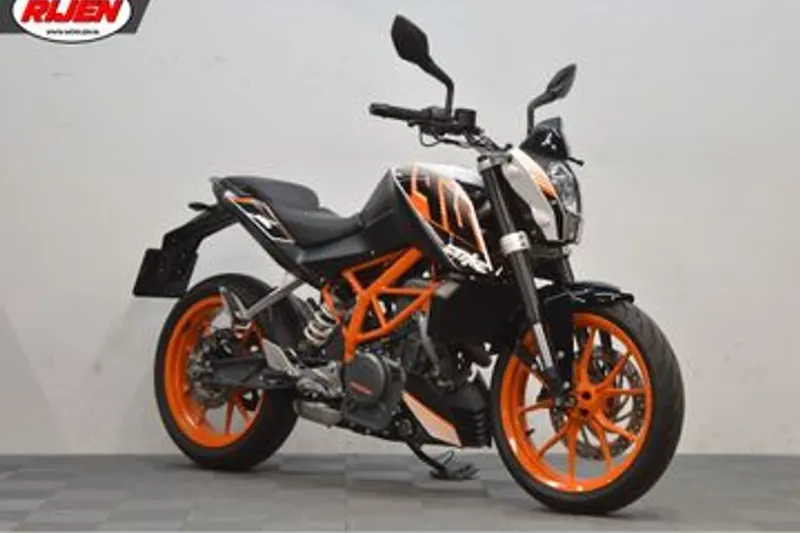 KTM 390 Duke (2015)