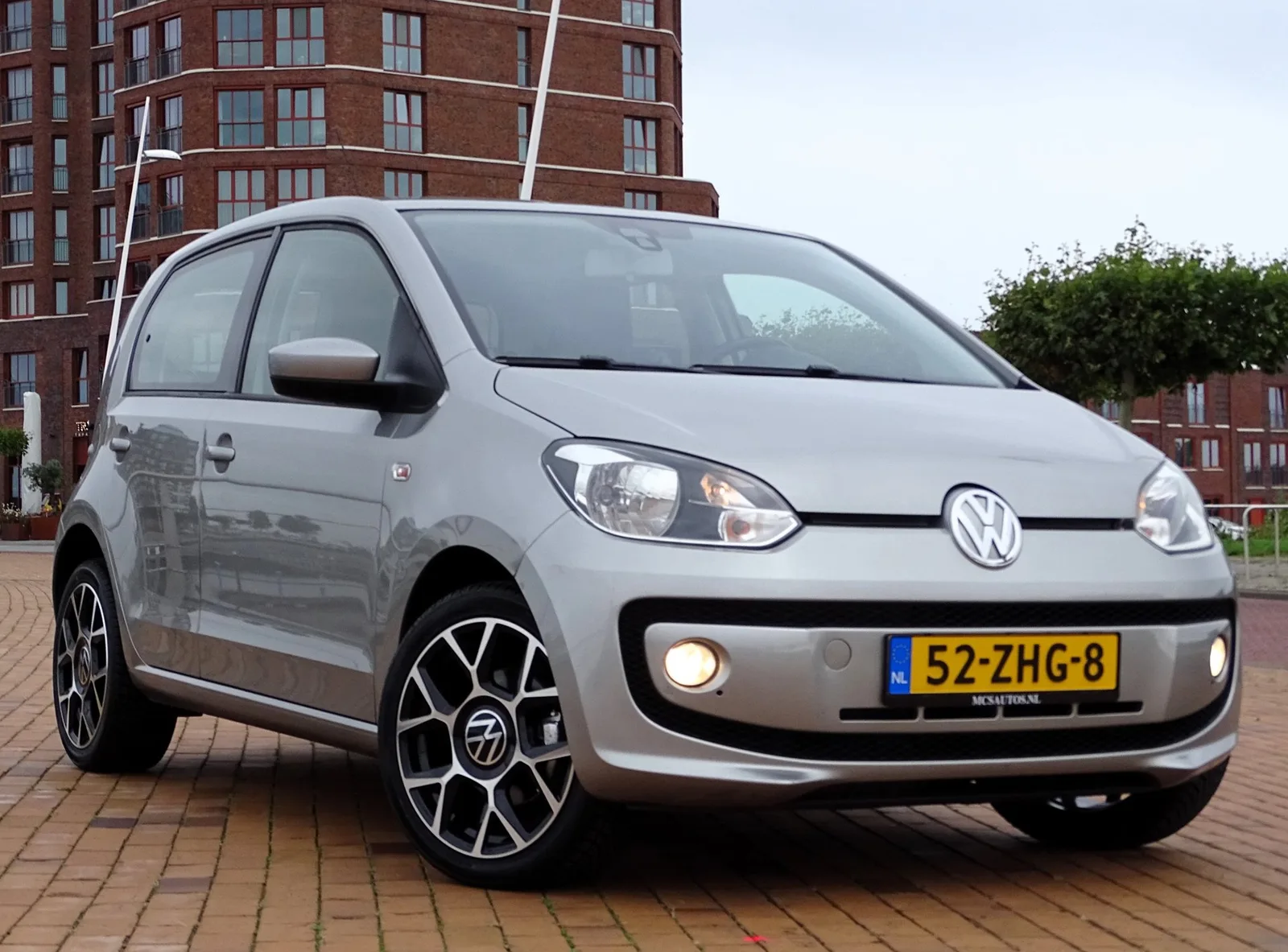 Volkswagen Up! (2012) — foto 1