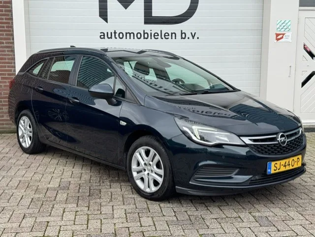Opel Astra (2018) — foto 1