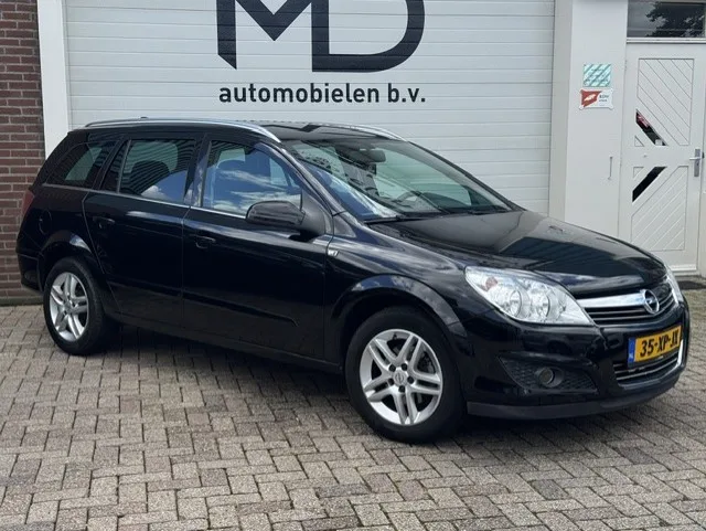 Opel Astra (2007) — foto 1