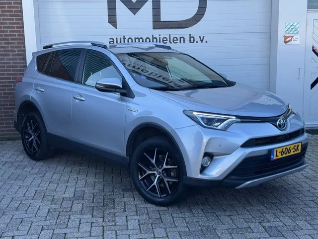 Toyota RAV4 (2016) — foto 1