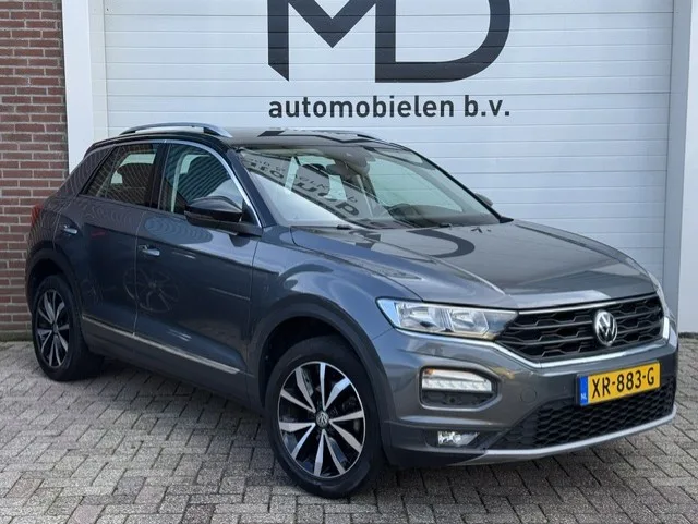 Volkswagen T-Roc (2019) — foto 1