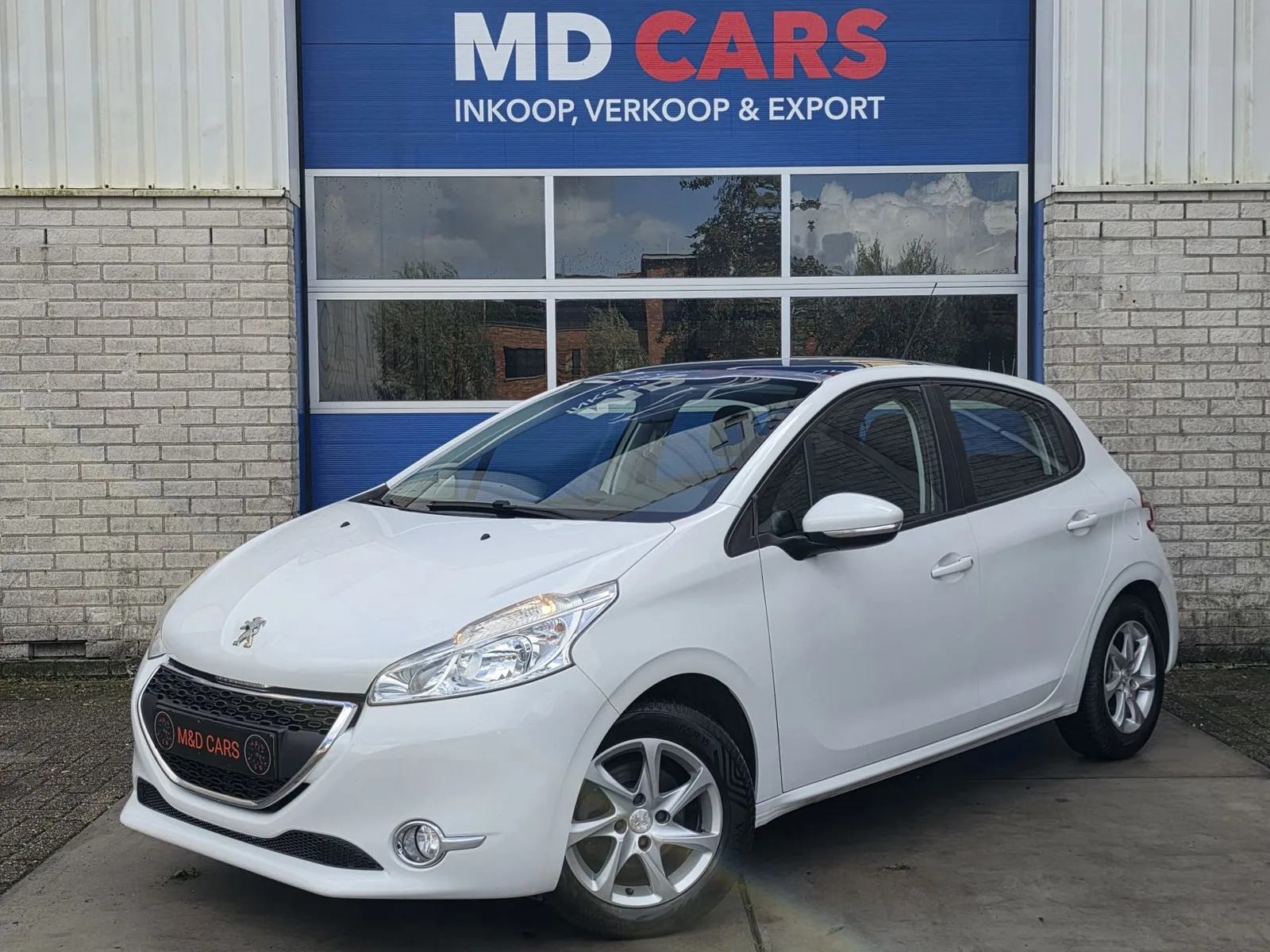 Peugeot 208 (2014) — foto 1