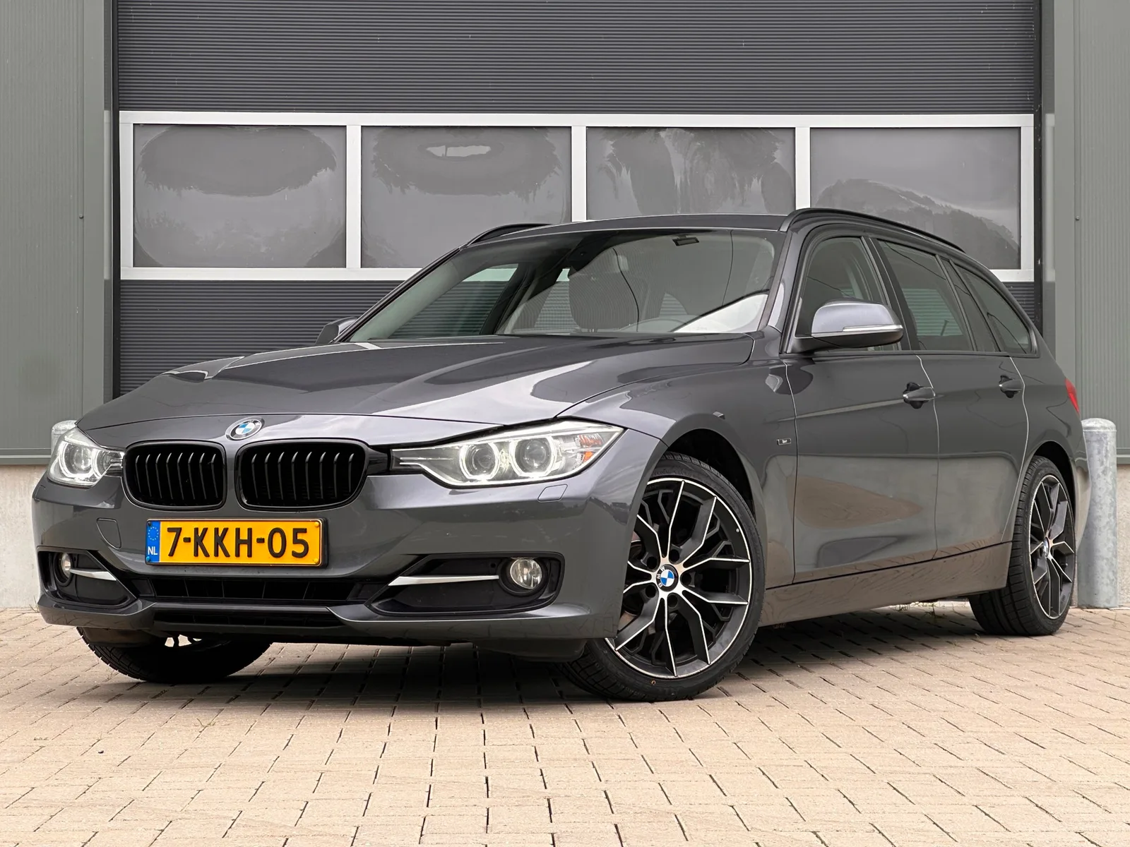 BMW 3-Serie (2013) — foto 1