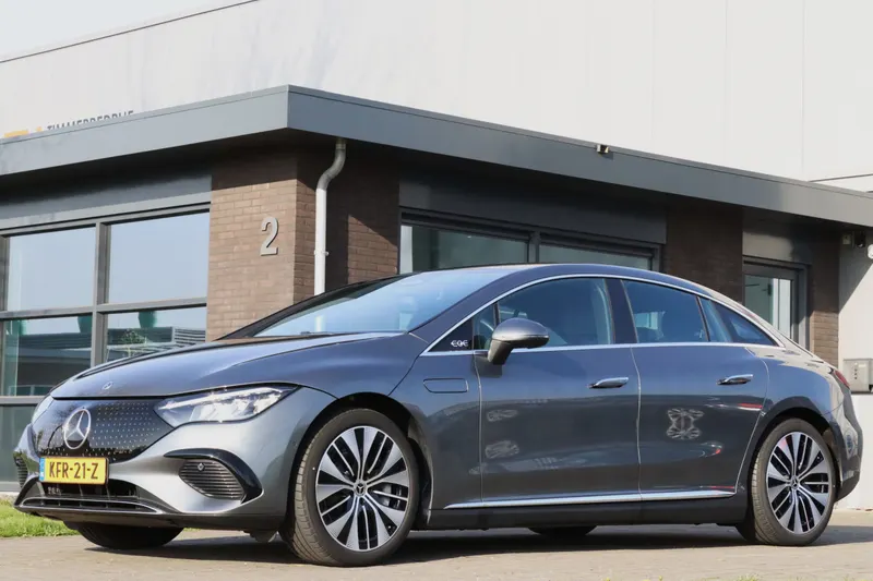 Mercedes-Benz EQE (2024)