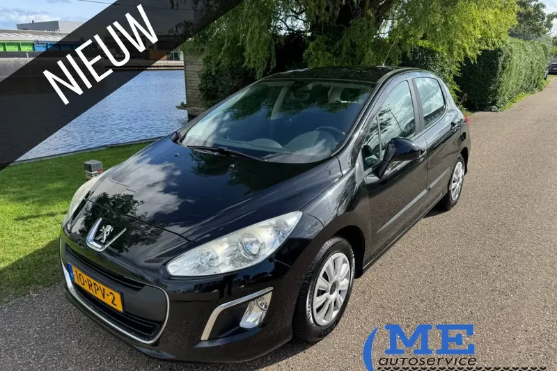 Peugeot 308 (2011)