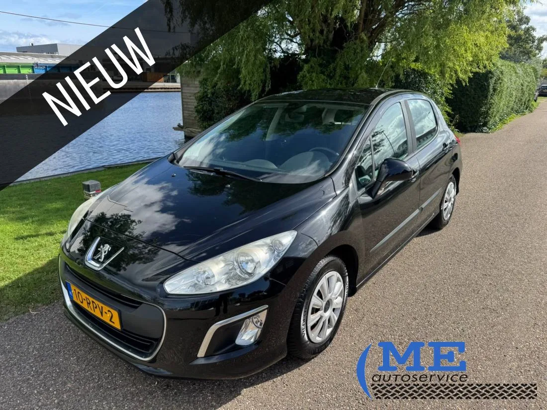 Peugeot 308 (2011) — foto 1