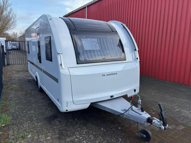 Adria Adora (2026) — foto 1