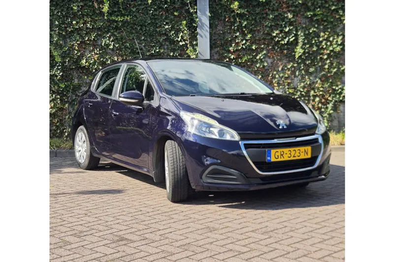 Peugeot 208 (2015)