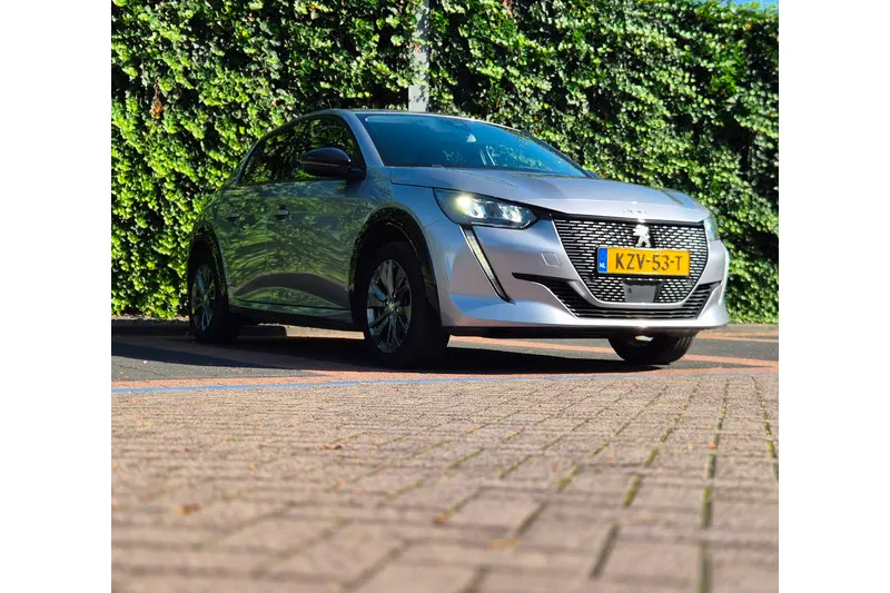 Peugeot e-208 (2023)