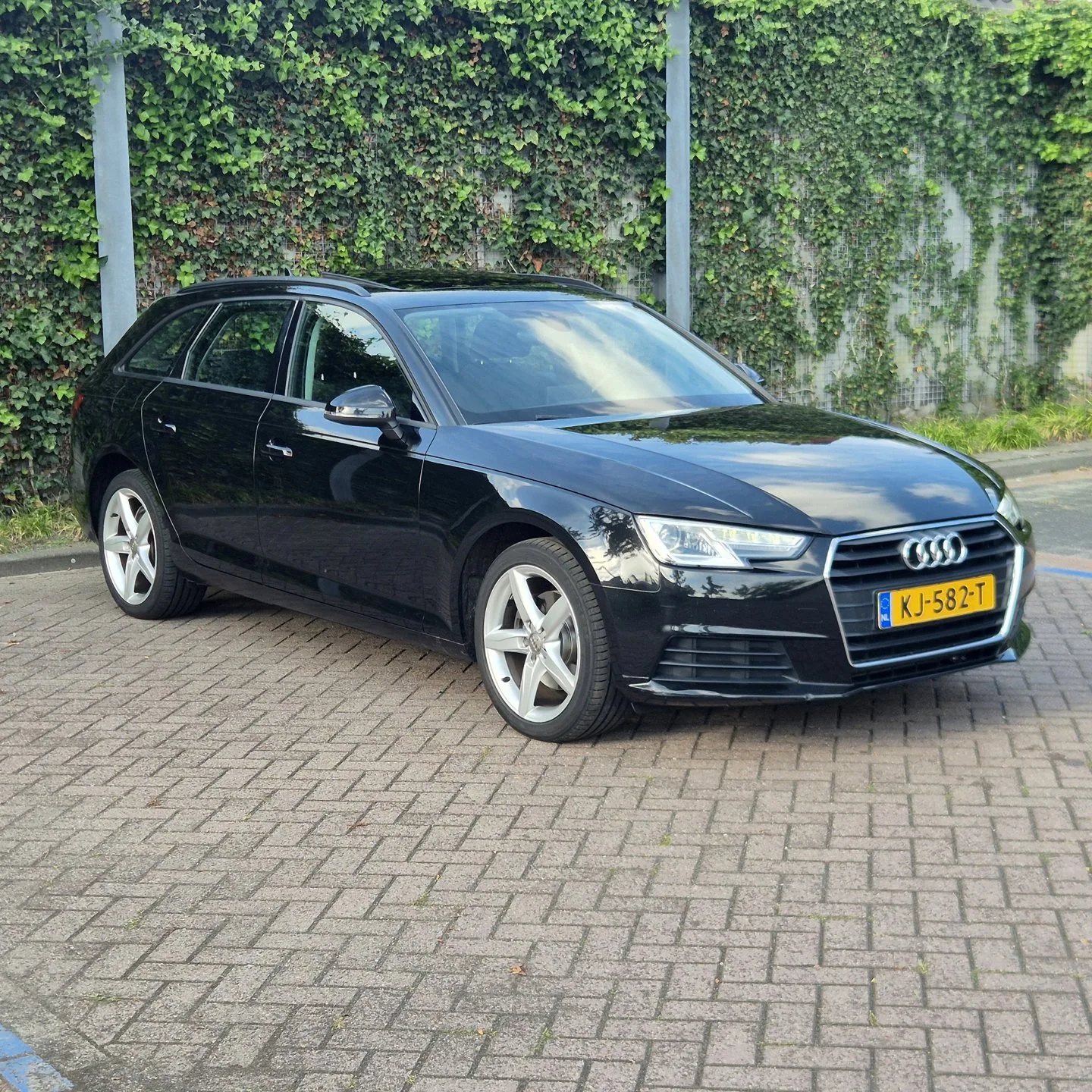 Audi A4 (2016) — foto 1