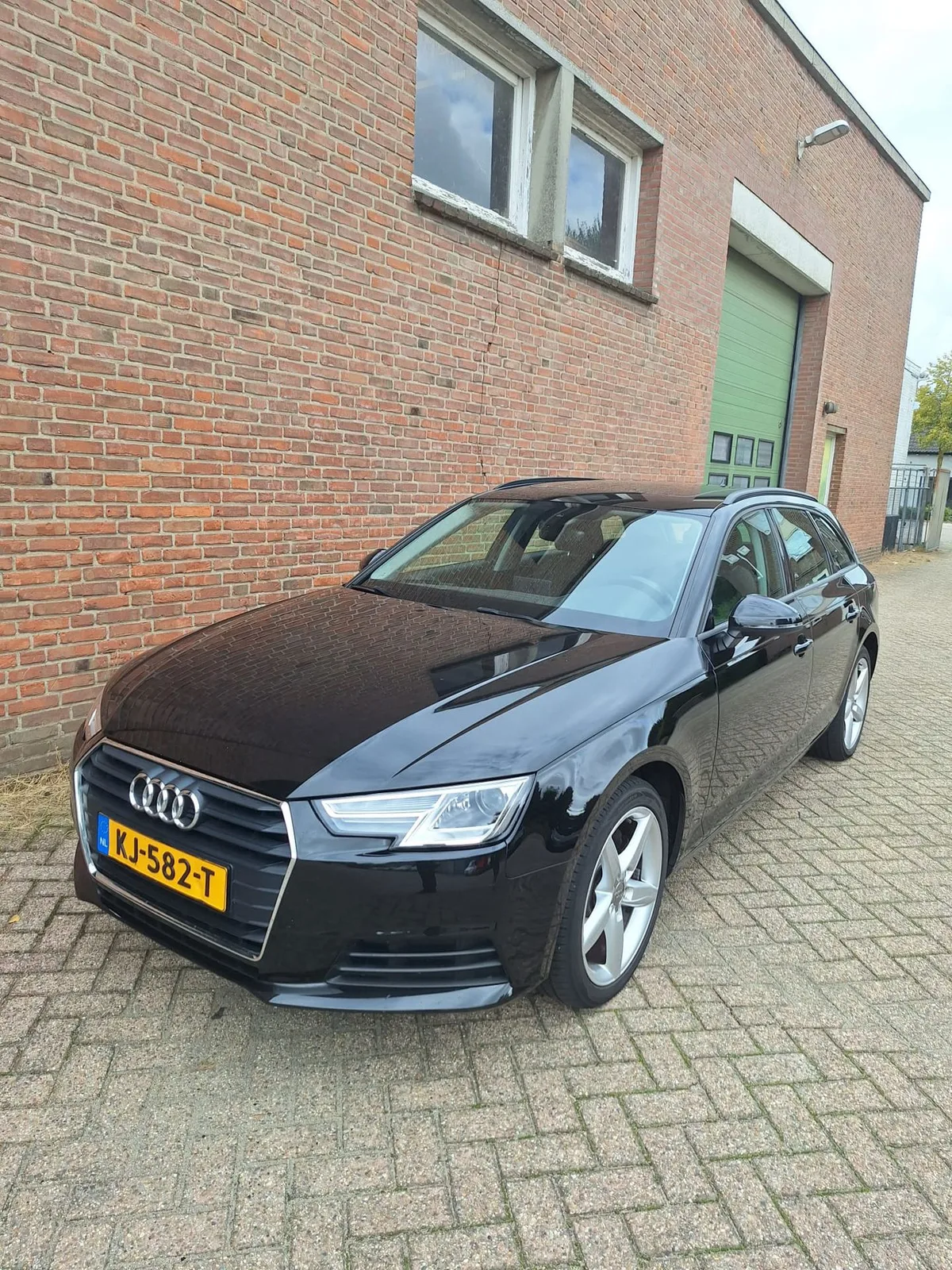 Audi A4 (2016) — foto 1